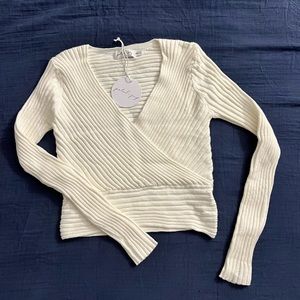 Petal & Pup Women’s Long Sleeve, Ribbed V-neck, White, Size M/L, NWT